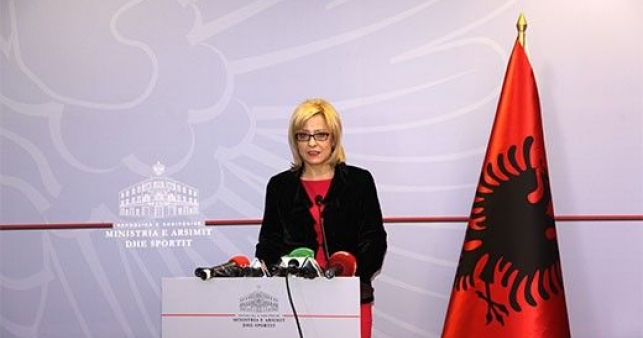 Deklarata për shtyp e Ministres së Arsimit dhe Sportit, znj. Lindita Nikolla, datë 21 tetor 2013 në ambientet e MAS