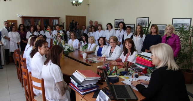 Ministrja e Arsimit, Sportit dhe Rinisë, Lindita Nikolla, uron mësuesit në ditën ndërkombëtare të tyre